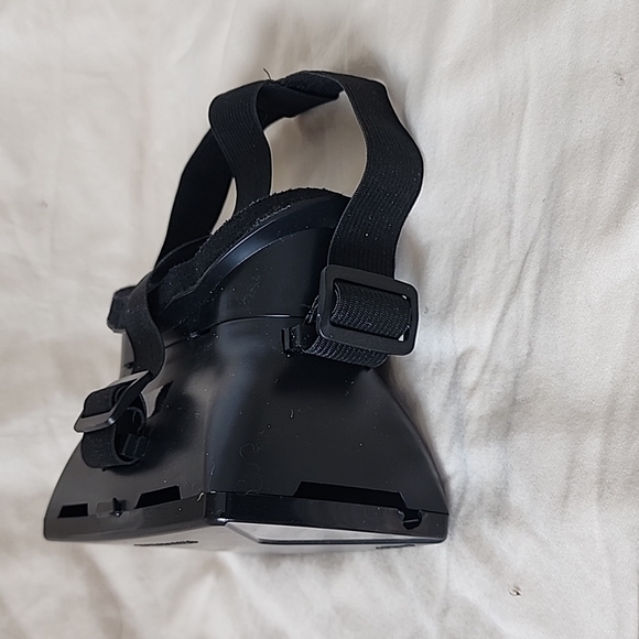 Vivitar 3D Virtual Reality Glasses - Picture 4 of 6